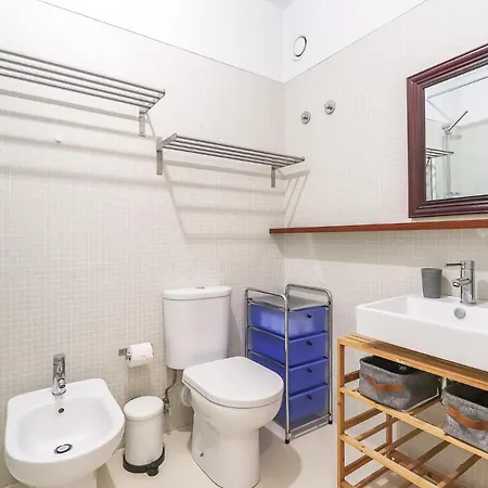 Portucale ! Charming Loft With Garage Апартаменты *