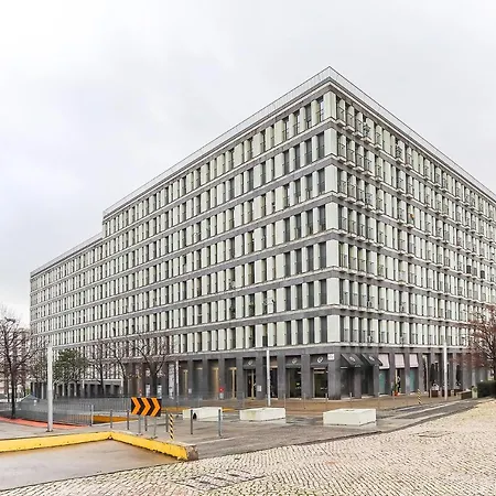 Portucale ! Charming Loft With Garage Апартаменты Лиссабон