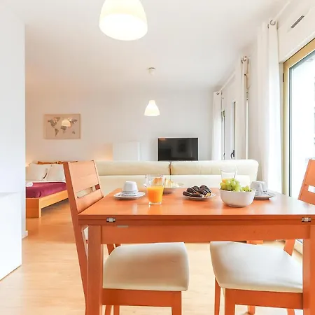 Portucale ! Charming Loft With Garage Лиссабон