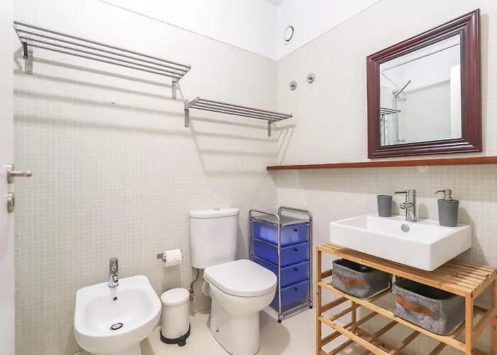 Portucale ! Charming Loft With Garage Appartamento *